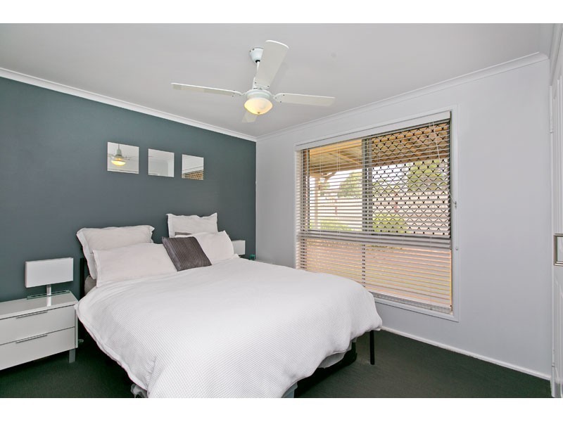 6 Curlew Street, Birkdale QLD 4159