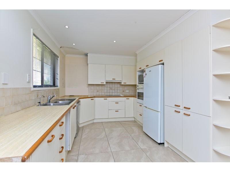 6 Pavuvu Street, Mansfield QLD 4122