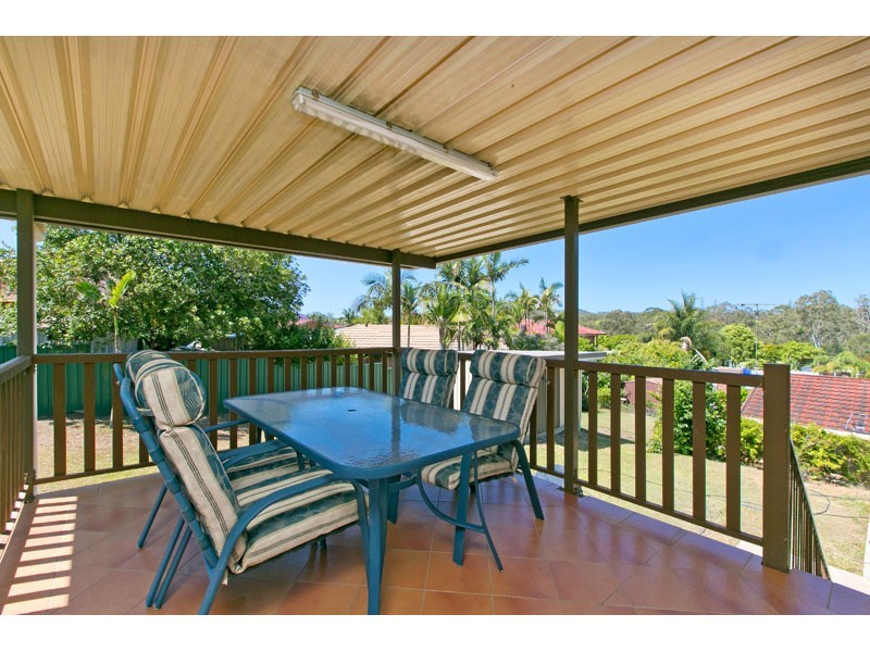 6 Pavuvu Street, Mansfield QLD 4122