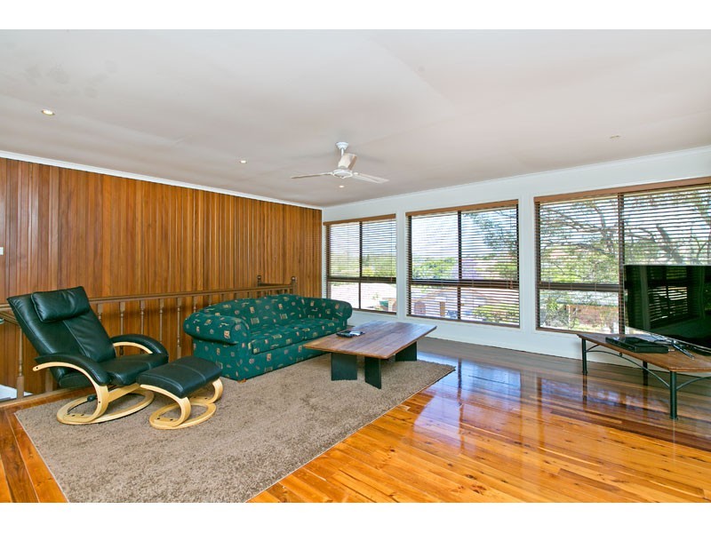 6 Pavuvu Street, Mansfield QLD 4122