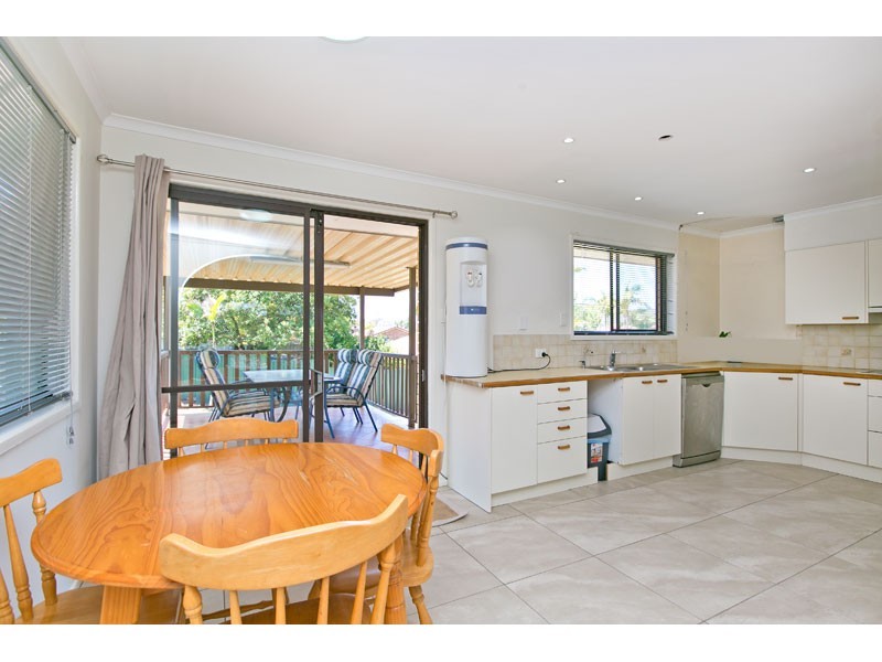 6 Pavuvu Street, Mansfield QLD 4122