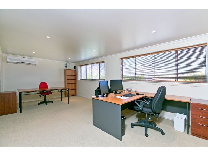 6 Pavuvu Street, Mansfield QLD 4122