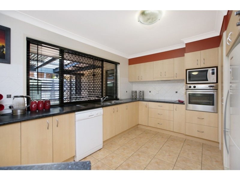 6 Hurst Close, Wellington Point QLD 4160