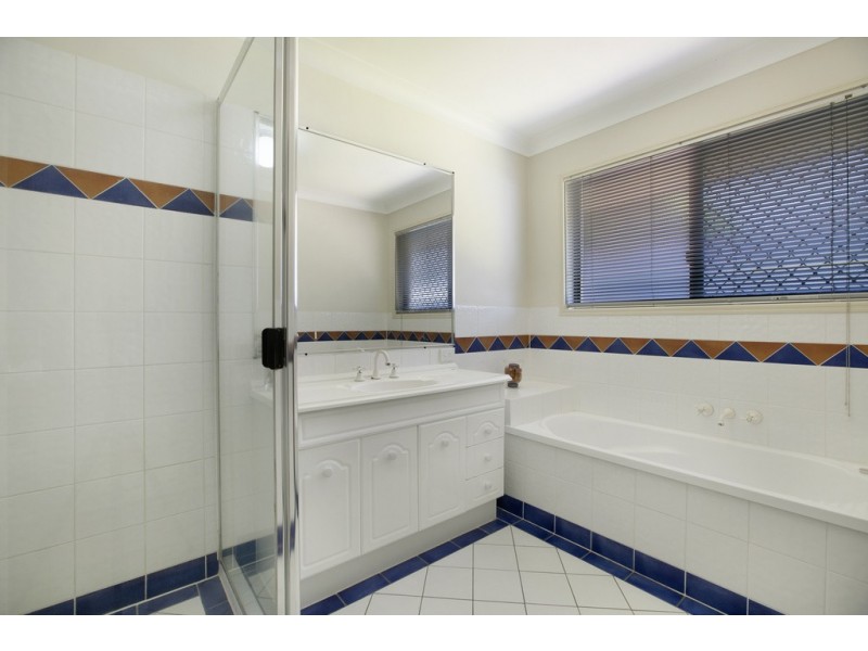 6 Hurst Close, Wellington Point QLD 4160