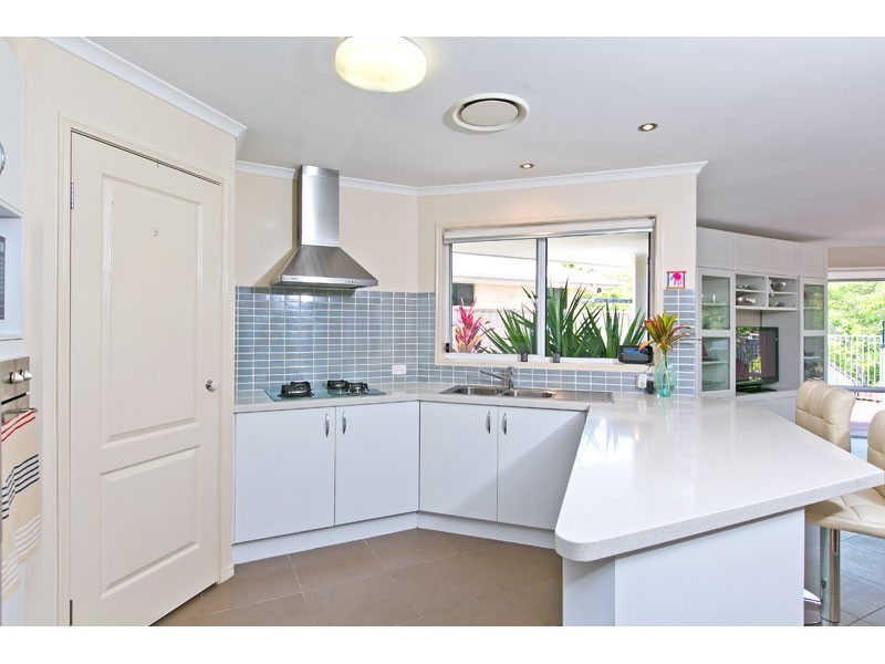 50 Sunningdale Drive, Redland Bay QLD 4165