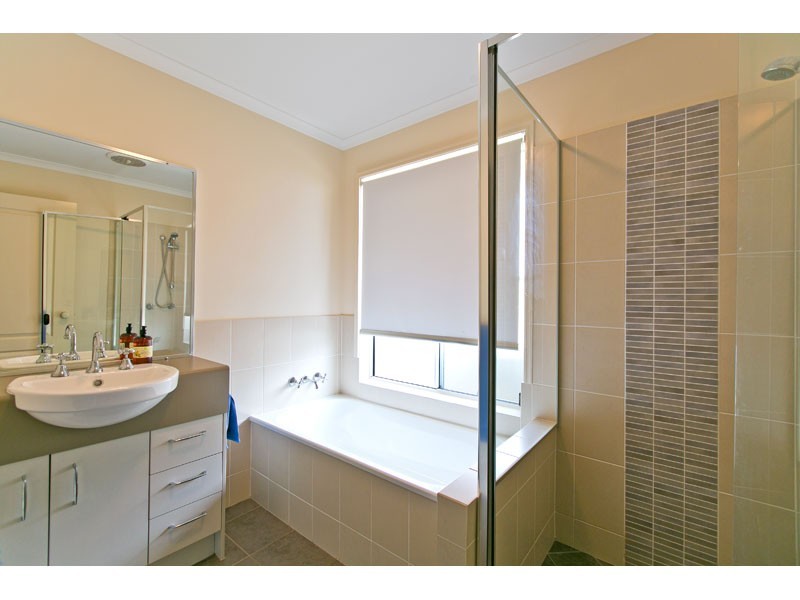 50 Sunningdale Drive, Redland Bay QLD 4165