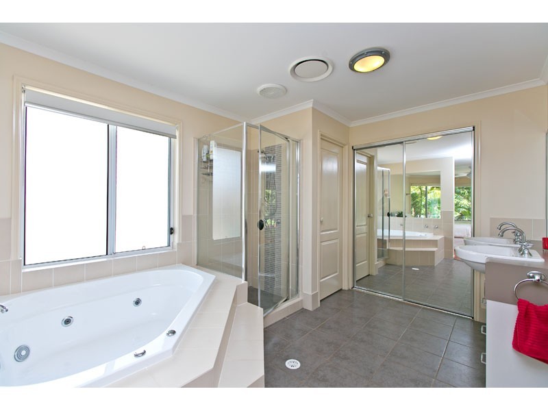 50 Sunningdale Drive, Redland Bay QLD 4165