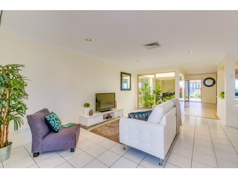8 Norfolk Court, Victoria Point QLD 4165