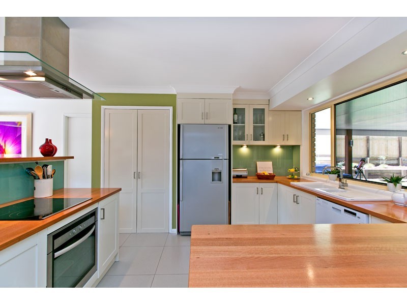 2 Day Court, Wellington Point QLD 4160