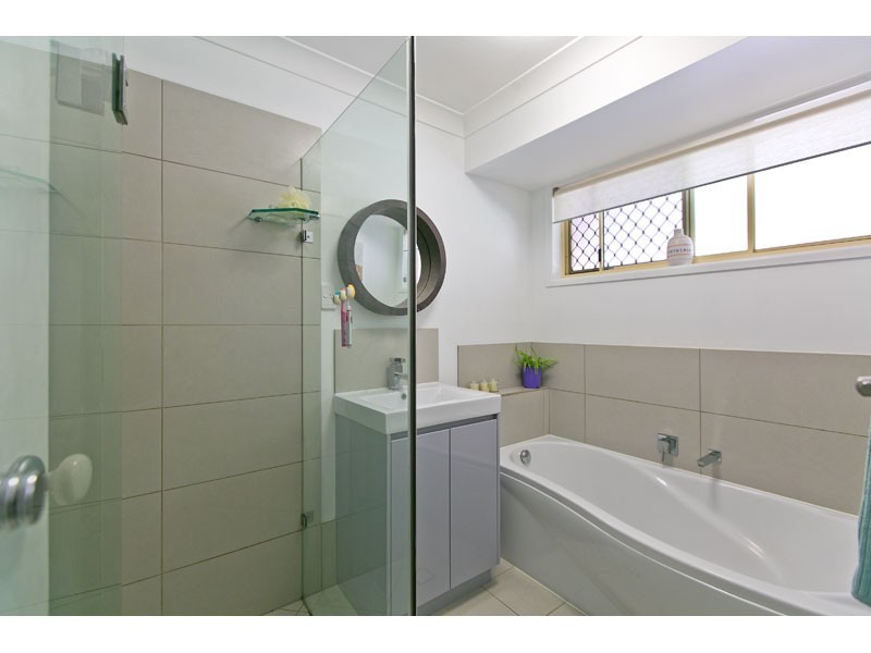 2 Day Court, Wellington Point QLD 4160