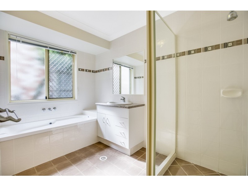 5 Cyan Place, Redland Bay QLD 4165