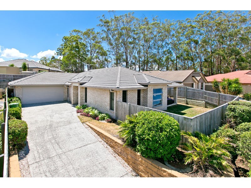 39 Emperor Drive, Redland Bay QLD 4165