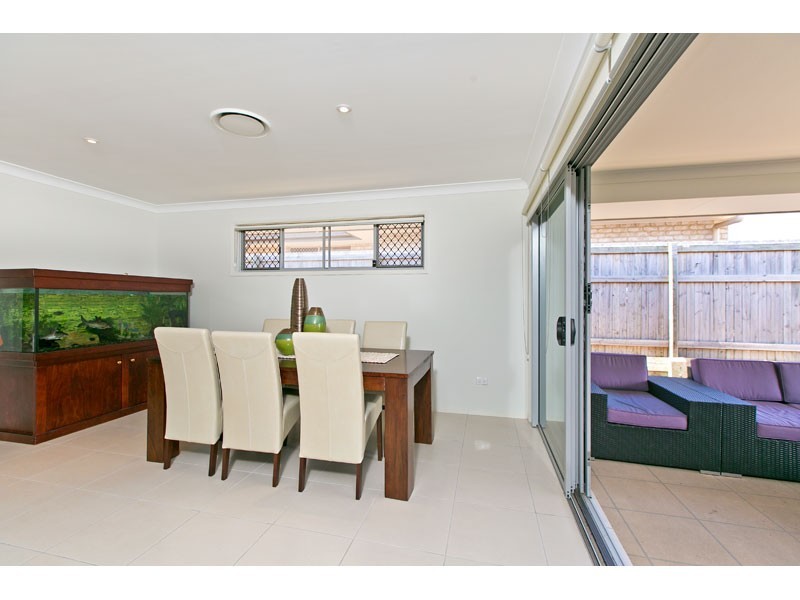 39 Emperor Drive, Redland Bay QLD 4165