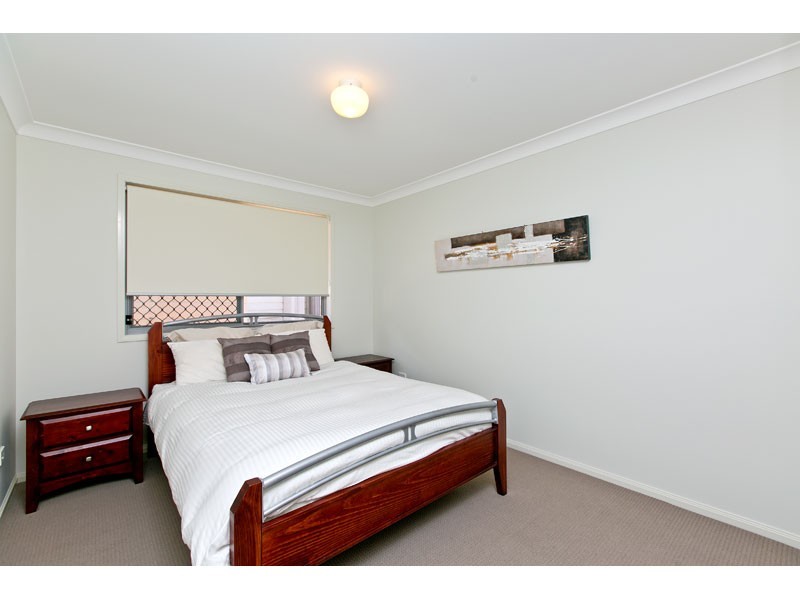 39 Emperor Drive, Redland Bay QLD 4165