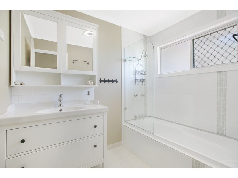 9 Boambillee Street, Thorneside QLD 4158