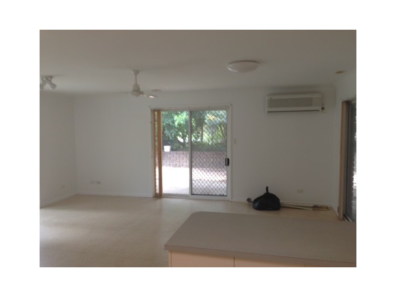 40 Shirley Street, Coochiemudlo Island QLD 4184