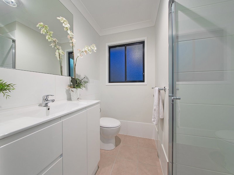 20 Valley Road, Wellington Point QLD 4160