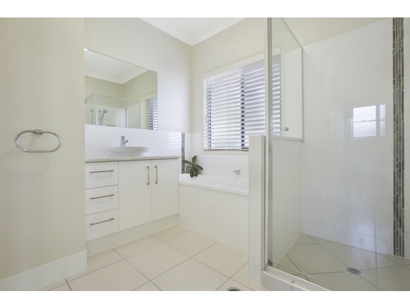 10 Outram Street, Lota QLD 4179