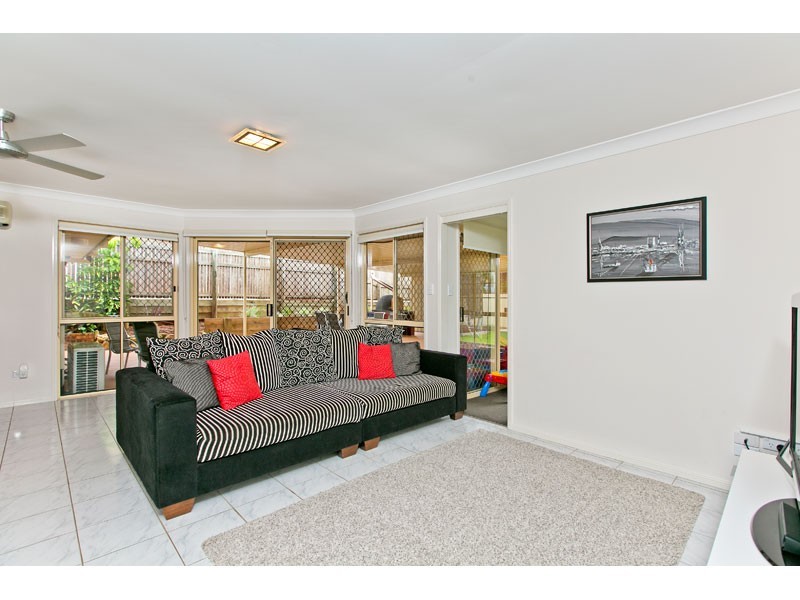 1 Crossley Drive, Wellington Point QLD 4160