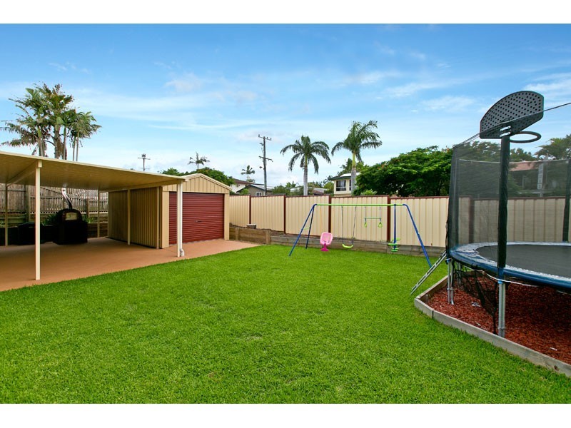 1 Crossley Drive, Wellington Point QLD 4160