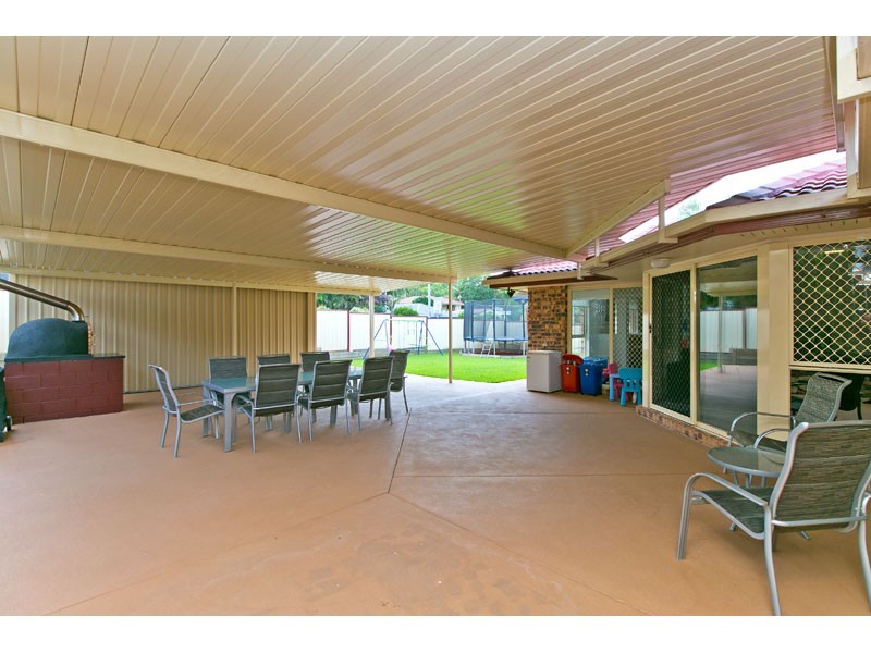 1 Crossley Drive, Wellington Point QLD 4160