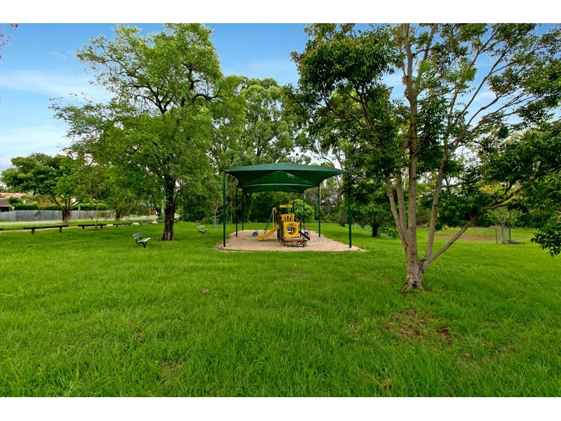 1 Crossley Drive, Wellington Point QLD 4160