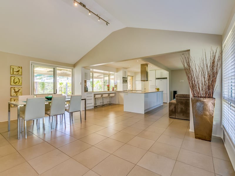 10 Lyndon Road, Capalaba QLD 4157