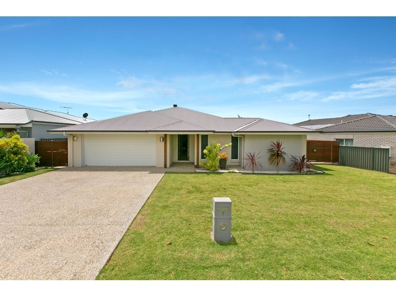 7 Nursery Street, Wellington Point QLD 4160