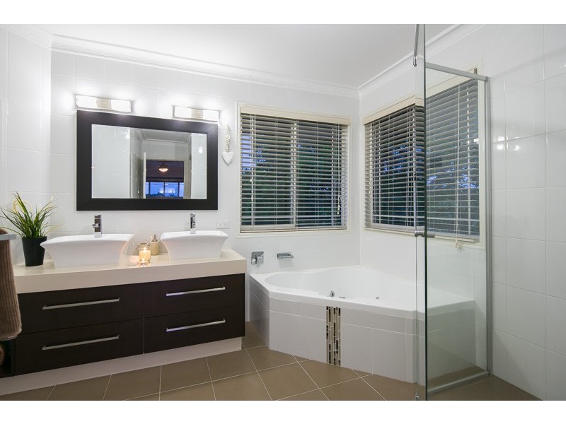 40 Caravel Court, Raby Bay QLD 4163