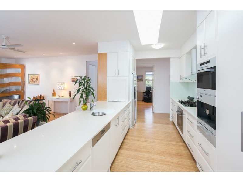 51 Esplanade, Redland Bay QLD 4165