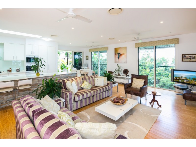 51 Esplanade, Redland Bay QLD 4165