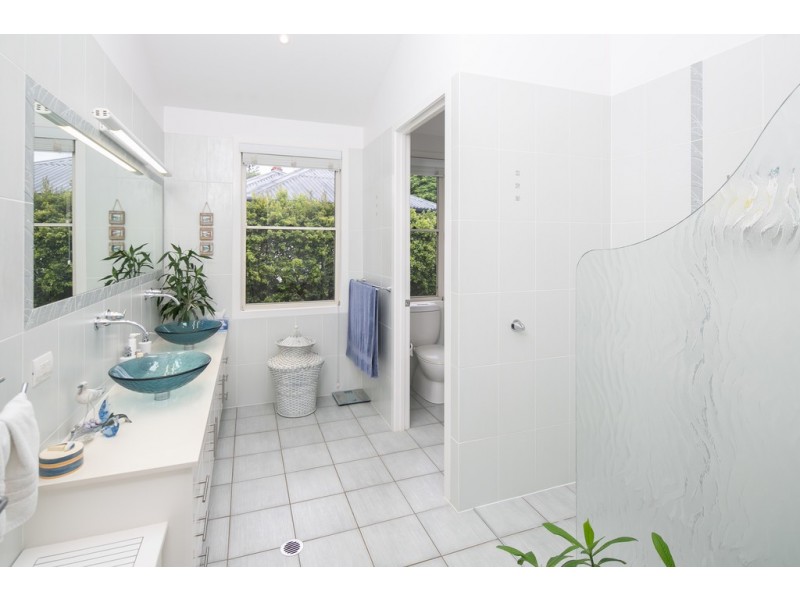 51 Esplanade, Redland Bay QLD 4165