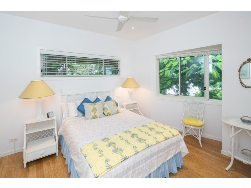 51 Esplanade, Redland Bay QLD 4165