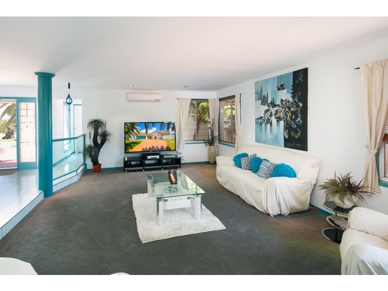 36 Mary Pleasant Drive, Aquatic Paradise QLD 4159