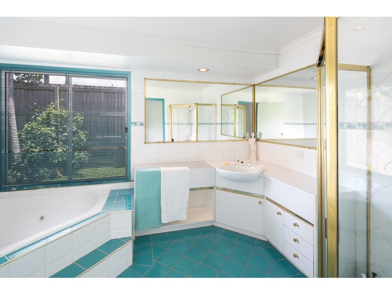 36 Mary Pleasant Drive, Aquatic Paradise QLD 4159
