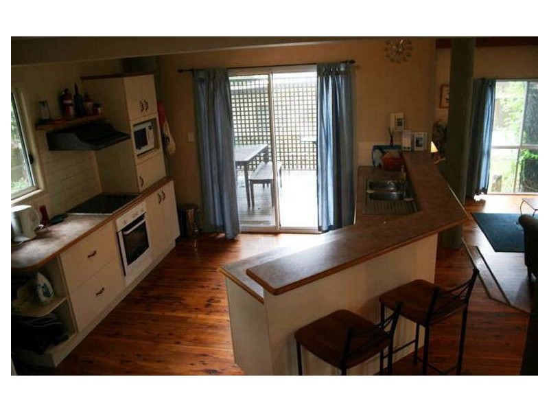 9 Innes Street, Coochiemudlo Island QLD 4184