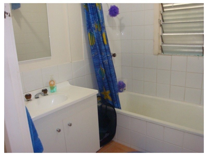 305 Upper Esplanade, Manly QLD 4179