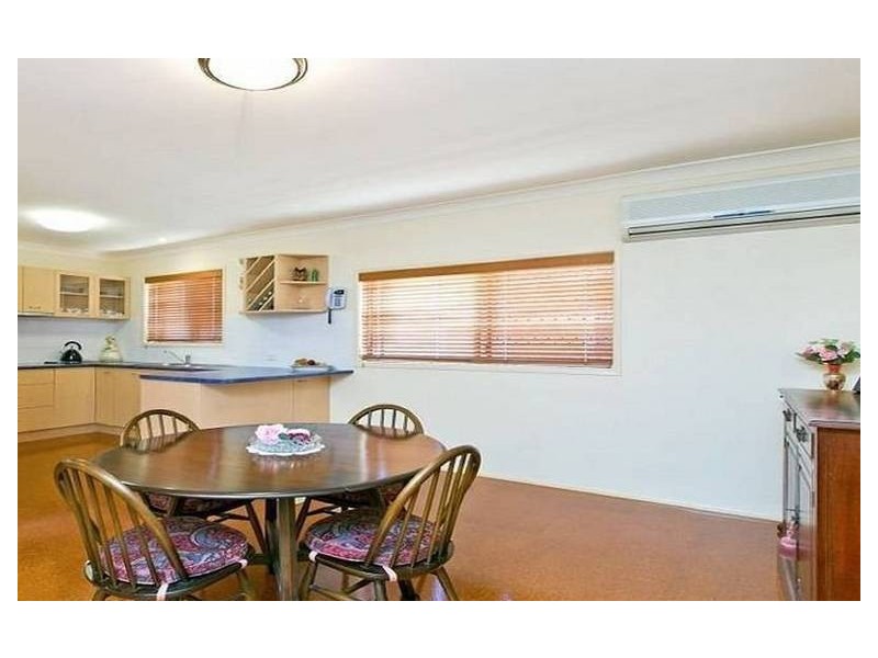 18 Russell Street, Cleveland QLD 4163