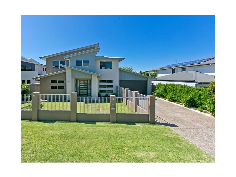 4 Bay Crest Place, Thornlands QLD 4164