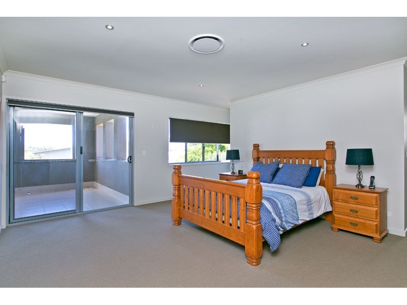 4 Bay Crest Place, Thornlands QLD 4164