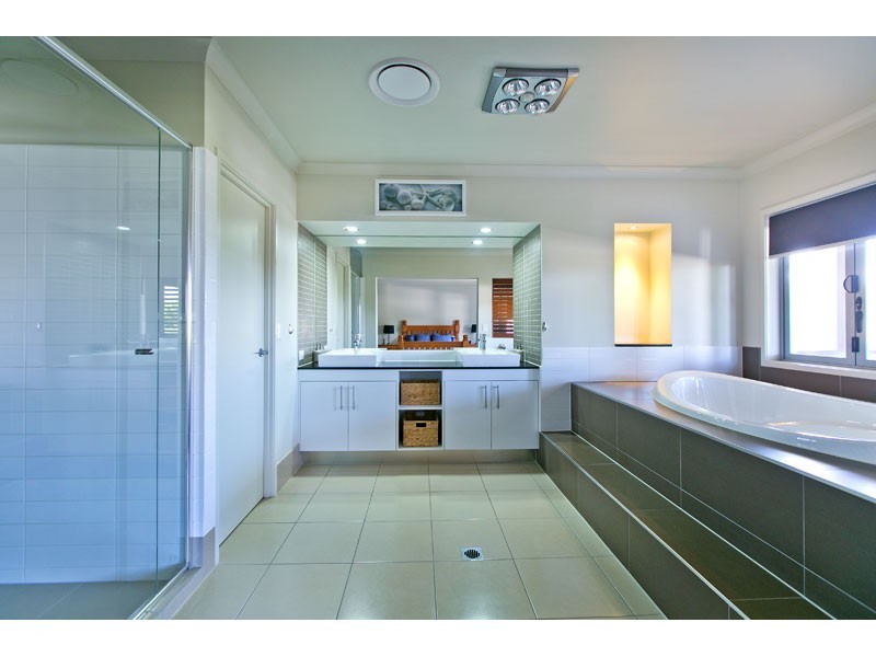 4 Bay Crest Place, Thornlands QLD 4164