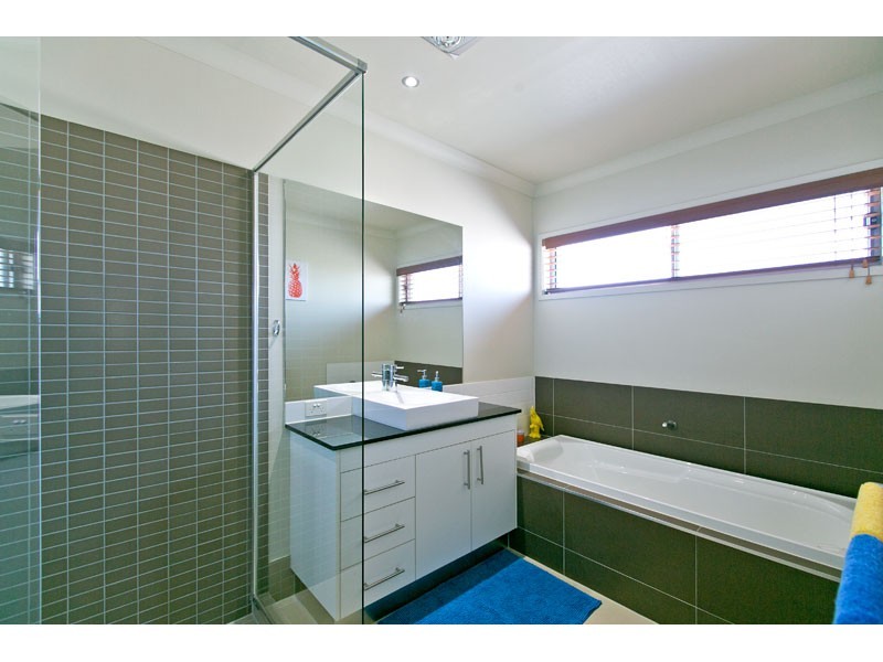 4 Bay Crest Place, Thornlands QLD 4164