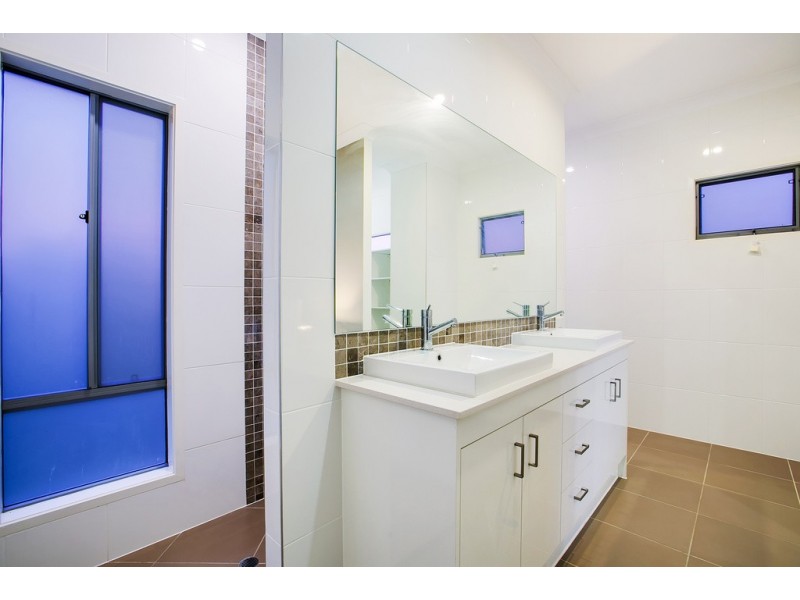 6 Water Street, Cleveland QLD 4163