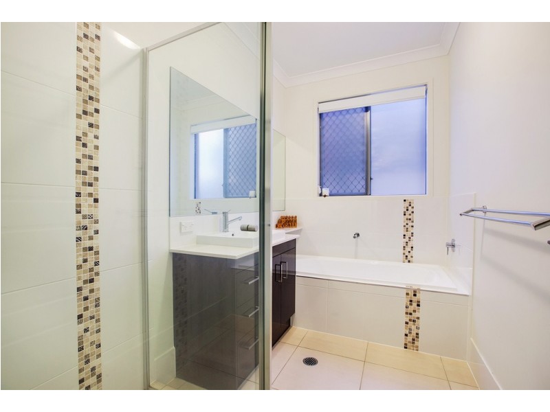 6 Water Street, Cleveland QLD 4163