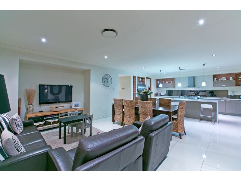 18 Edie Terrace, Wellington Point QLD 4160