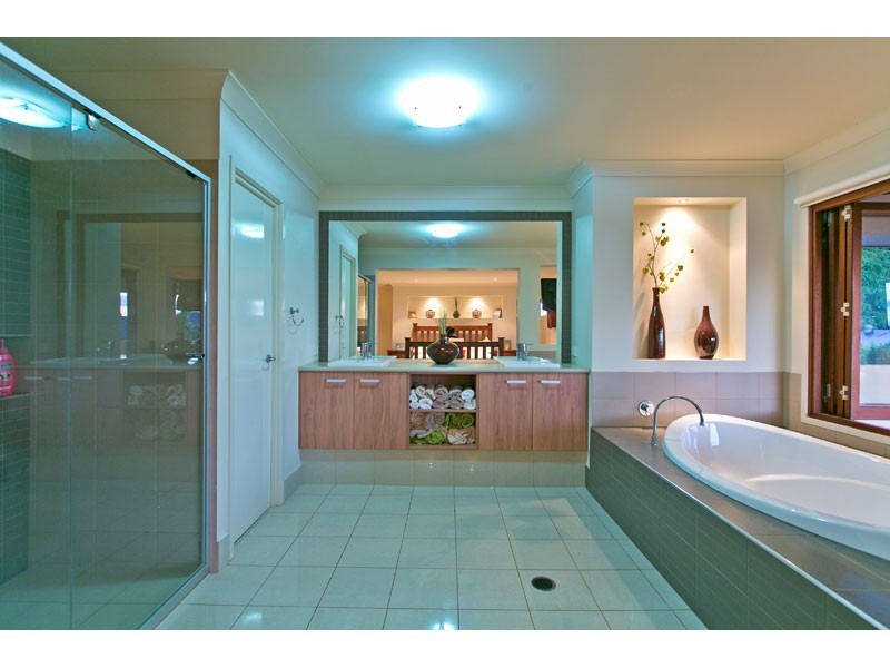 18 Edie Terrace, Wellington Point QLD 4160