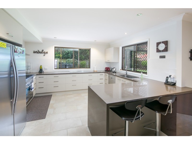 5 Shead Court, Carindale QLD 4152