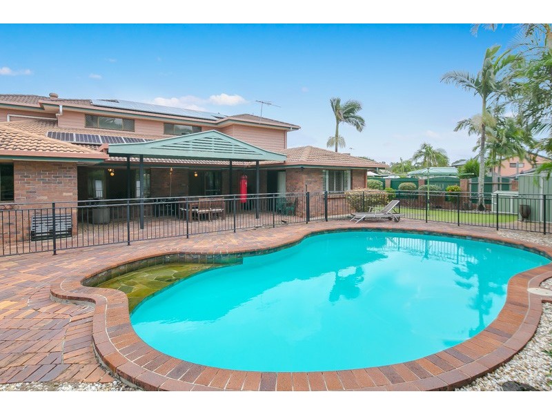 5 Shead Court, Carindale QLD 4152