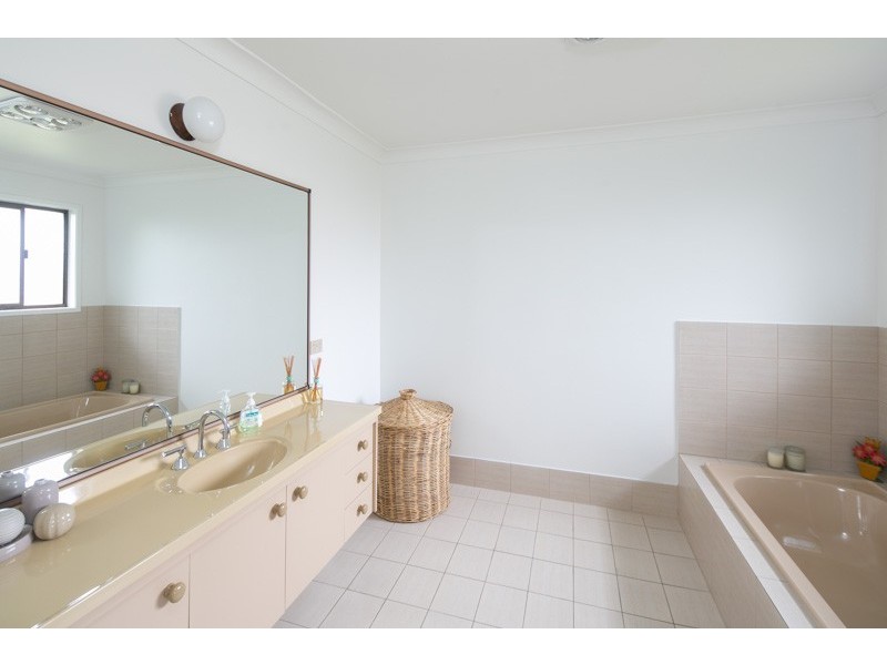 5 Shead Court, Carindale QLD 4152