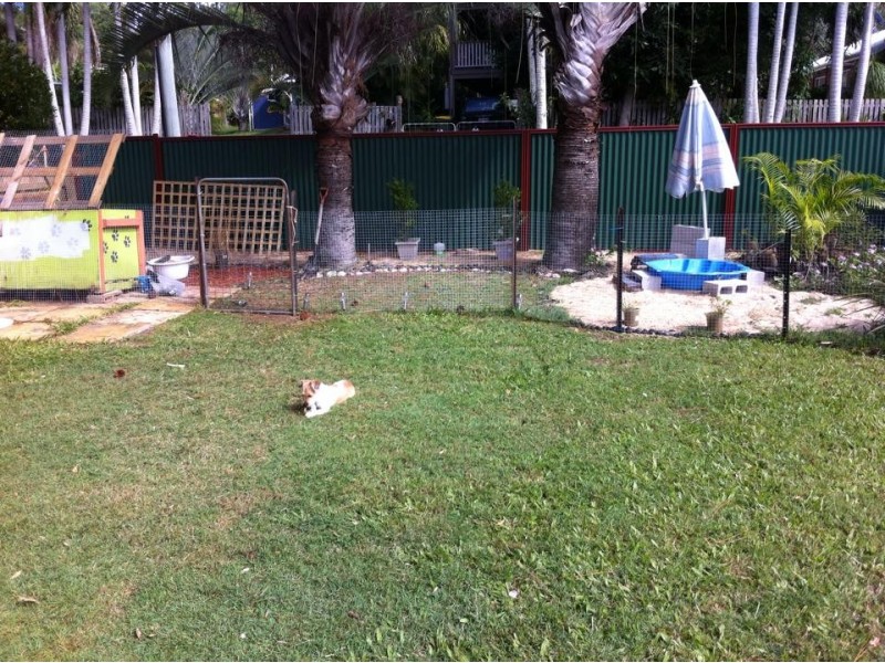 17 Orange Grove Street, Coochiemudlo Island QLD 4184